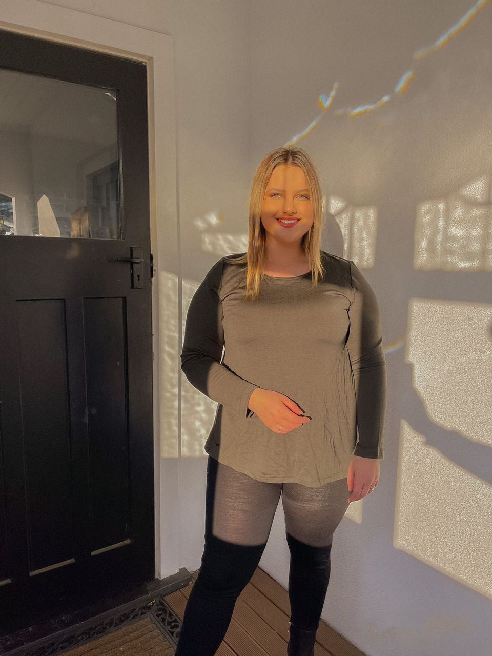 EBAS593.COLOUR.I-O A-LINE SWING MERINO SCOOP NECK